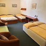 Casa de hóspedes Garni U Svateho Urbana 2*