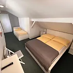 Garni U Svateho Urbana Casa de hóspedes 2*