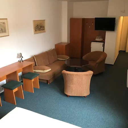 Garni U Svateho Urbana